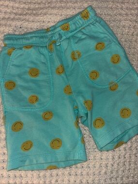 Hanna Andersson smiley shorts